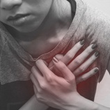 Dolor en el corazón causado por una crisis de pánico